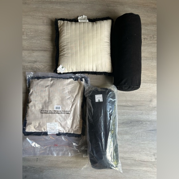 Target Other - Elegant Black and Cream Pillow Decor Set
